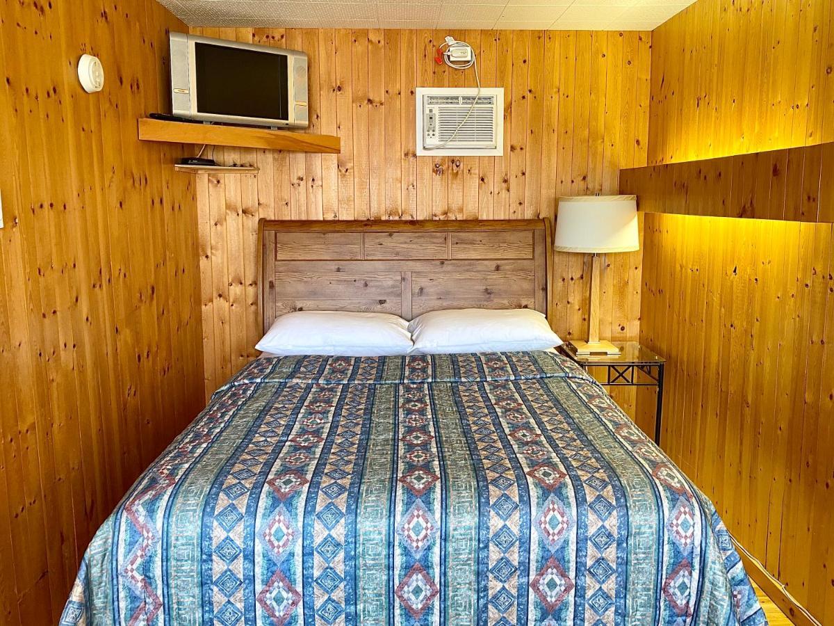 The Waterfront Motel Grand Barachois Экстерьер фото
