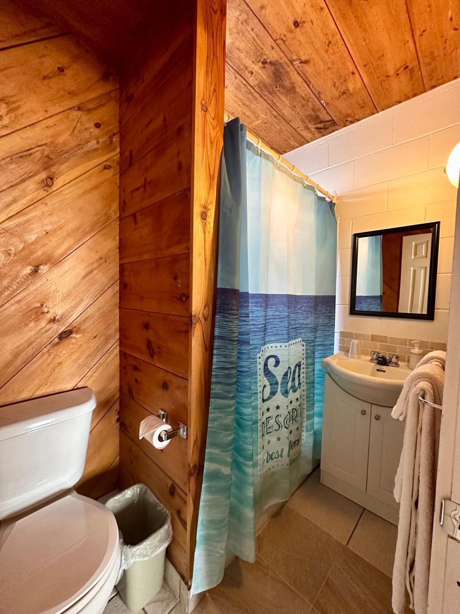 The Waterfront Motel Grand Barachois Экстерьер фото